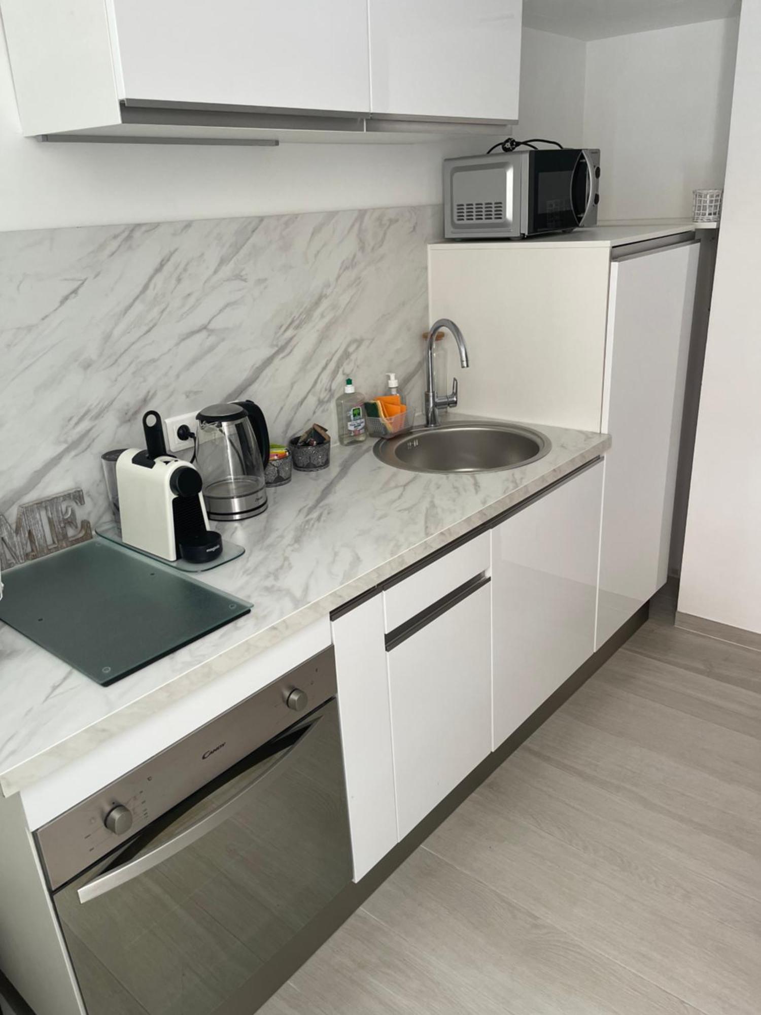 Grand Studio Neuf A 50 M Du Port Сен Тропе Екстериор снимка