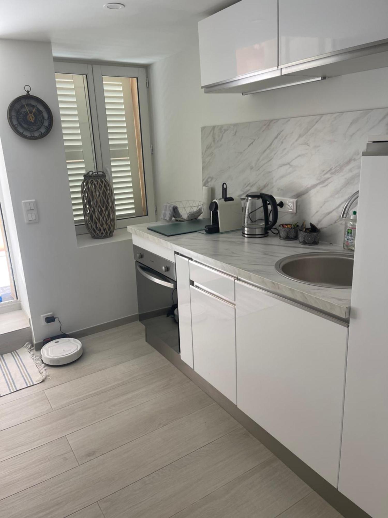 Grand Studio Neuf A 50 M Du Port Сен Тропе Екстериор снимка